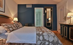 Elysee Hotel